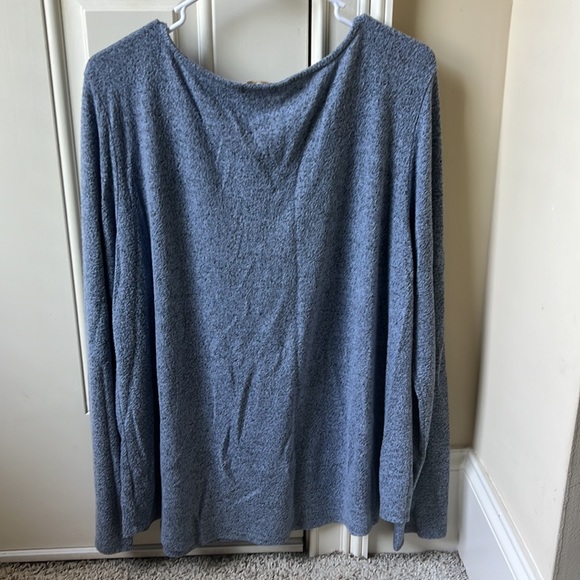 Blue/gray sweater top - Picture 2 of 3